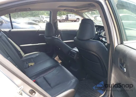 2013 Honda Accord Touring z USA, uszkodzony, nr VIN 1HGCR3F95DA041302